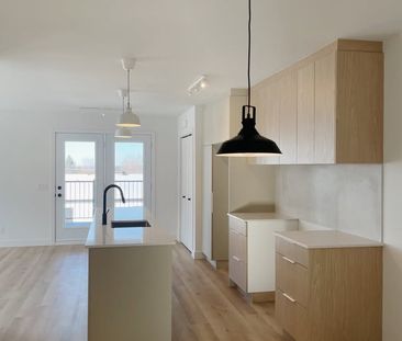 4.5 NEUF - DISPONIBLE MAINTENANT - Photo 2