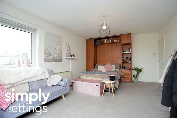 Studio to rent - Photo 1