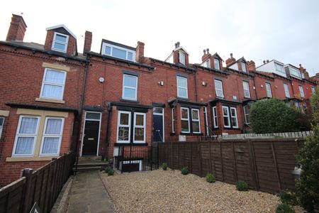 St. Anns Avenue, Burley - Photo 4