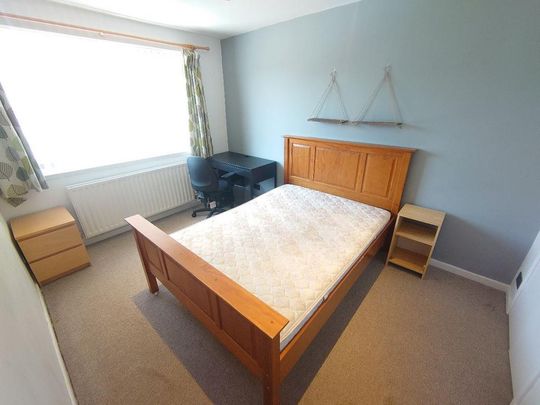 4 bedroom terraced house to rent - Photo 1