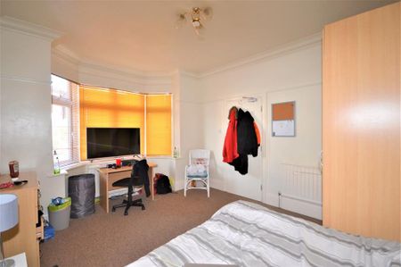 Bournemouth Heathwood Road Winton, BH9, Dorset - Photo 2