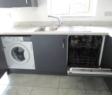2 bedroom semi-detached house to rent - Photo 6