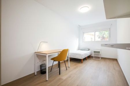 Carrer Isabel la Catòlica, Burjassot, Valencian Community 46100 - Photo 4