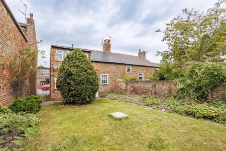 1 bedroom ground floor flat to rent - Photo 3