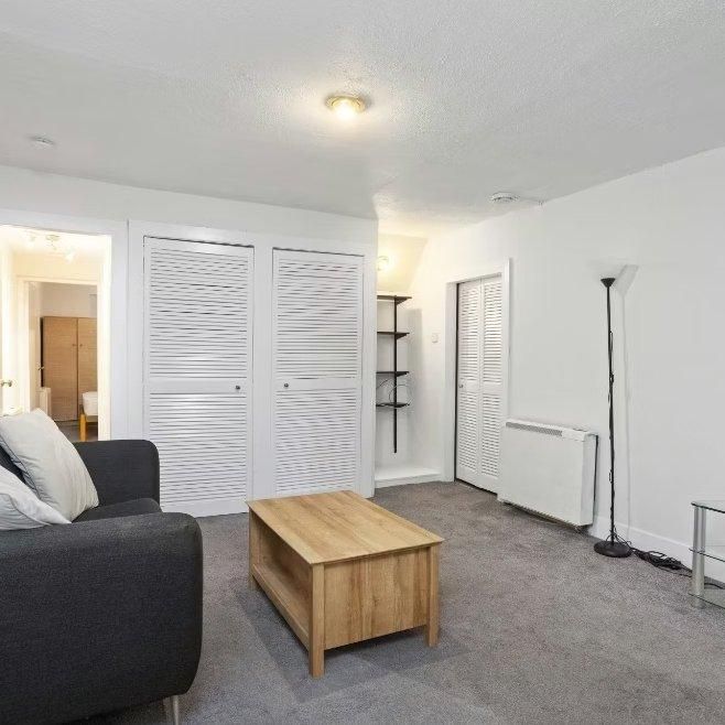 1 bedroom flat to rent - Photo 1