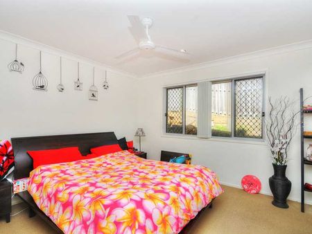 2/9 Monza Drive, Oxenford QLD 4210 - House For Rent | Domain - Photo 2