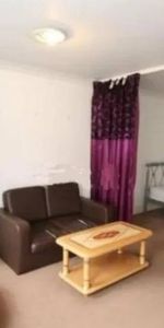 Studio flat with small seperate living area - ilford - Photo 3