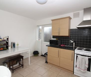 2 Bedroom Semi-Detached House - Photo 2