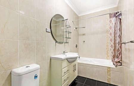 Modern 3 Bedroom Townhouse - Photo 4