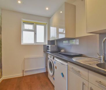 Studio to rent - Photo 2