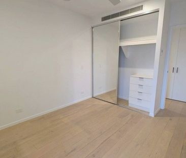 Unfurnished 2 BR Apartment West End - Photo 3