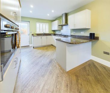 4 bedroom terraced house to rent - Photo 3