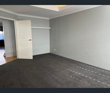 Stunning Executive Home - Photo 5