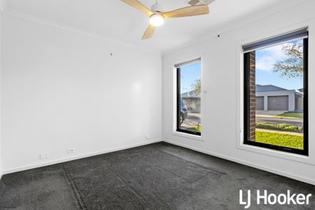Spacious Family Home - Photo 4