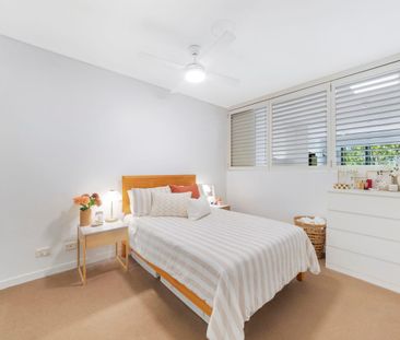 Stylish One-Bedroom Apartment in the Heart of Neutral Bay - Photo 4