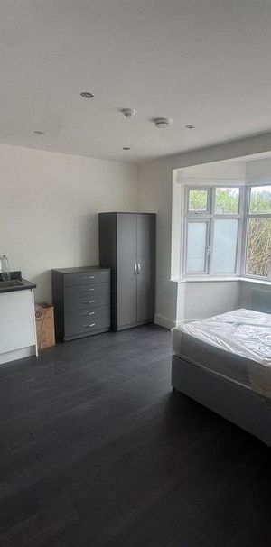 Studio to rent - Photo 1