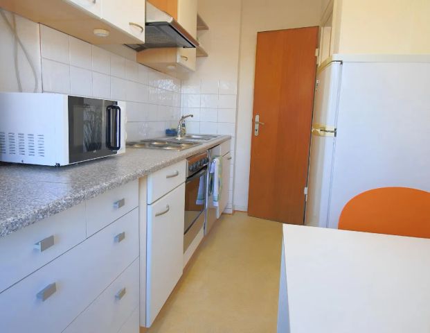 HELLES MÖBELIERTES APARTMENT MIT BALKON NÄHE GERICHT KREFELD - Foto 1