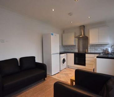 3 bedroom apartment to rent - Photo 5