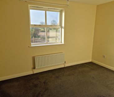 2 bedroom semi-detached house to rent - Photo 2