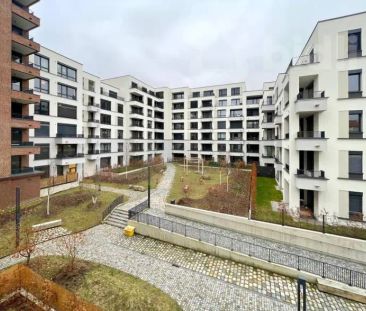 Pronájem bytu 1+kk s oddělenou ložnicí, lodžií a sklepem. Celkem 46... - Photo 2