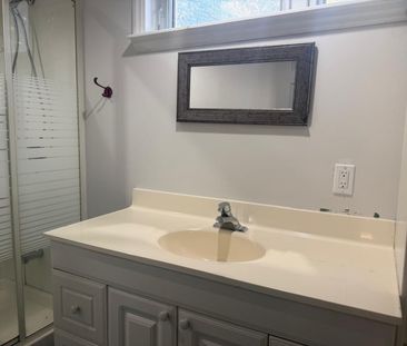 For Lease - 416 Lees Lane, Oakville, Ontario - Photo 6