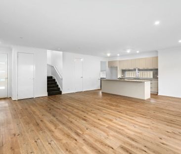 Stunning 2 bedroom townhouse - Photo 1