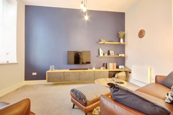 2 bedroom flat to rent - Photo 1