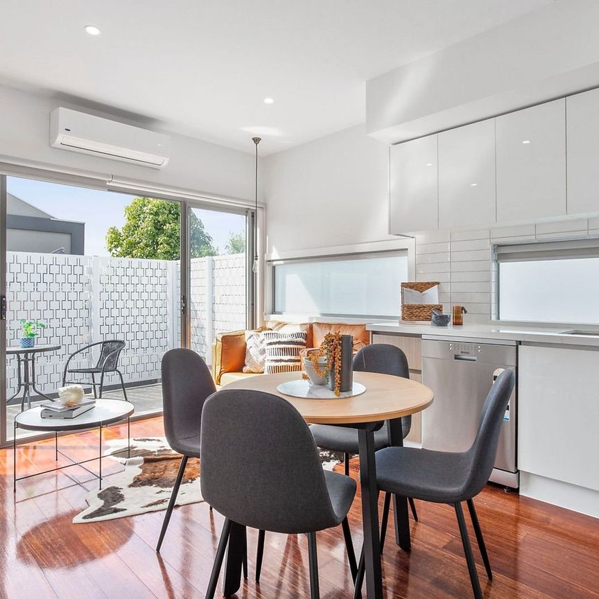 8/5 Queen Street, Essendon VIC 3040 - Photo 1