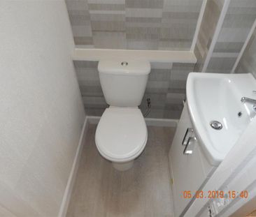 3 bedroom terraced house to rent - Photo 4