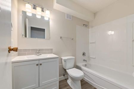 Classic Suite - 2 Bedroom - Photo 4