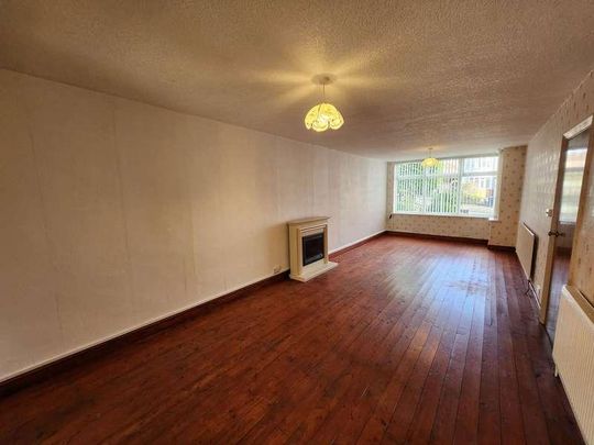 Worlds End Lane, Quinton, Birmingham, B32 - Photo 1