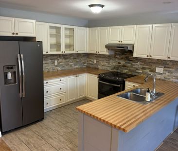 For Lease - 23 Robert Street, Wasaga Beach, Ontario - Photo 6