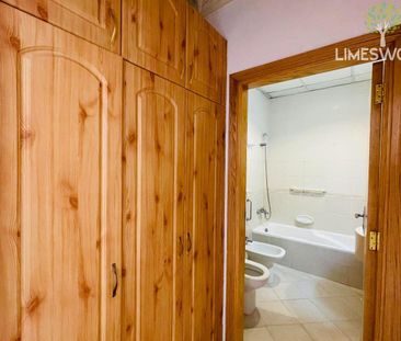 Beautiful | Corner Semi- Detached 4 Bedrooms Villa - Photo 5