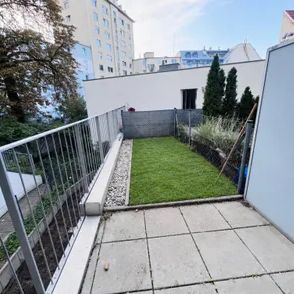 Raumwunder: 2-Zimmer-Wohnung mit Balkon/Terrasse und kleinen Garten - im 21. Bezirk! - Photo 3