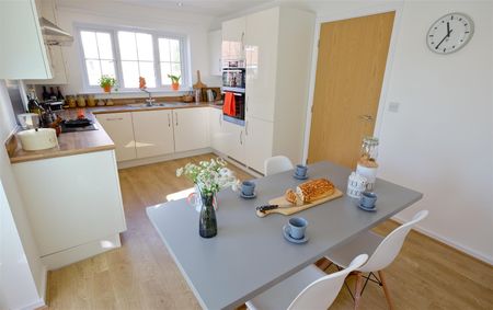 3 Bedroom House To Rent - Photo 5