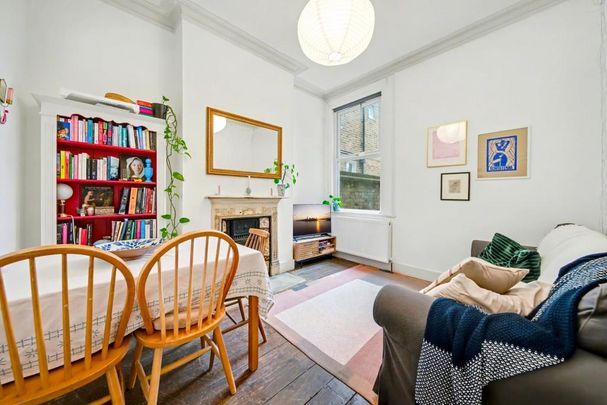 2 bedroom ground floor flat to rent - Photo 1