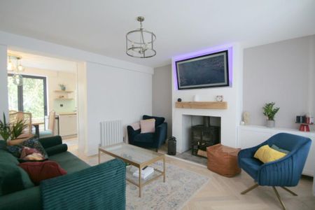 2 bedroom semi-detached house to rent - Photo 2