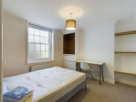 3 bedroom maisonette to rent - Photo 2