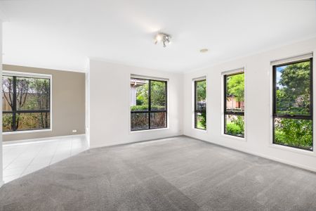 18 Heatherdale Street, Amaroo ACT 2914 - House For Rent | Domain - Photo 2