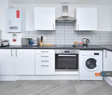 1 bedroom in a house share to rent - Photo 6