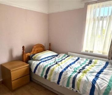 25 Oakdene Parade, Belfast, BT4 1LB - Photo 4