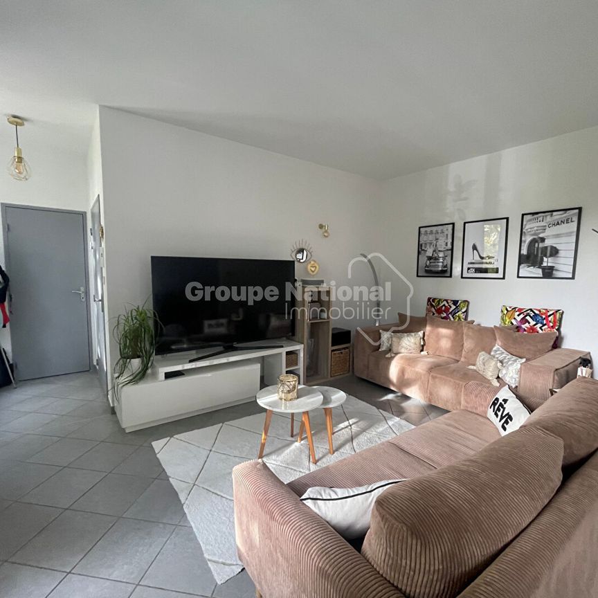 BEL APPARTEMENT T4 PERNES LES FONTAINES AVEC PARKING, - Photo 1