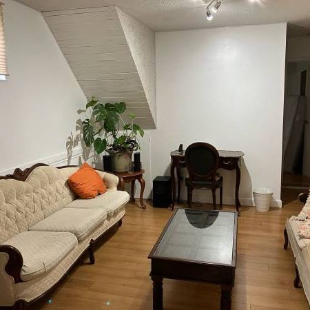 Furnished 2bed 1bth - Photo 3