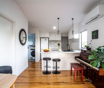 SLEEPOUT & SEA VIEWS! - Photo 3