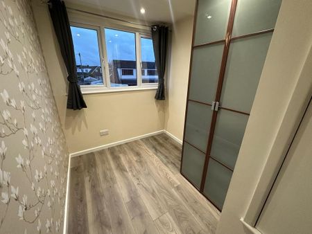 3 bedroom semi-detached house to rent - Photo 4