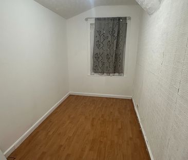 2 Bed Flat, Endsleigh Gardens, IG1 - Photo 6