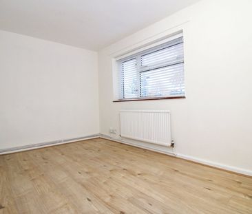 Park View, Stevenage, Hertfordshire - Photo 2