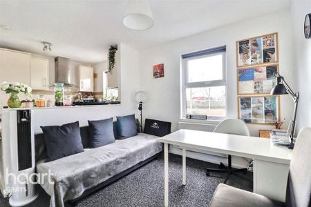 1 bedroom flat to rent - Photo 2