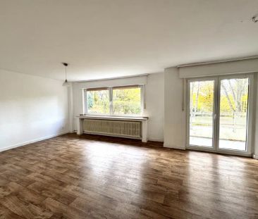 Großzügige Erdgeschosswohnung mit Balkon in Bredeney! - Photo 1