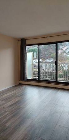 Newcastle Area – 1bdm, main floor 642 sq.ft., faces April 1st - Photo 1